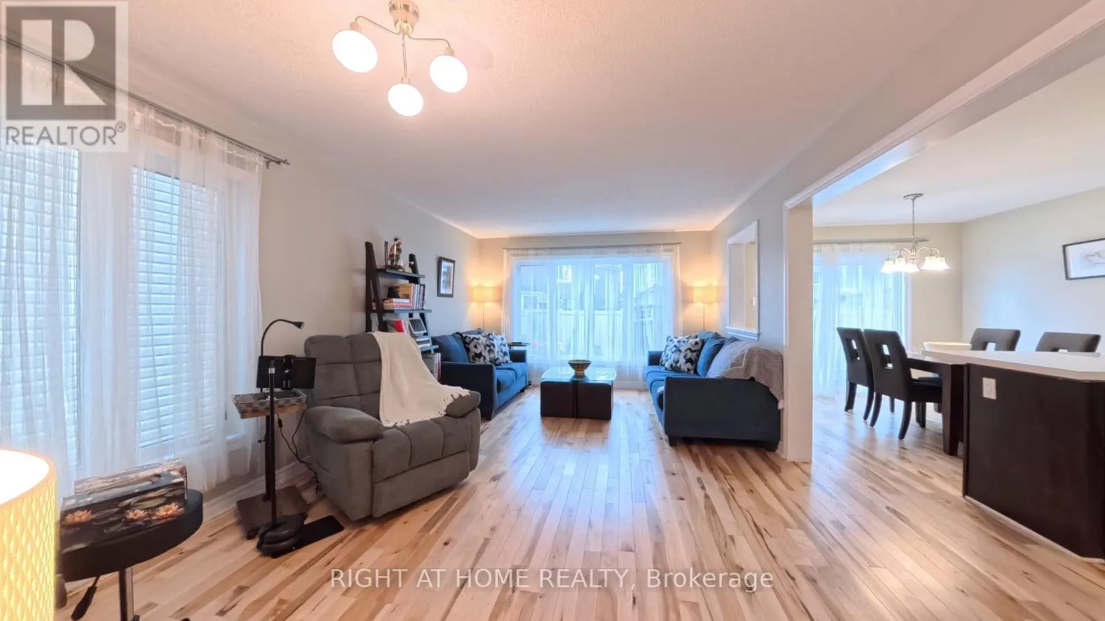 566 DUNDONALD DRIVE