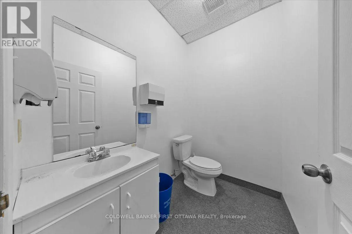 33 - 2000 THURSTON DRIVE
