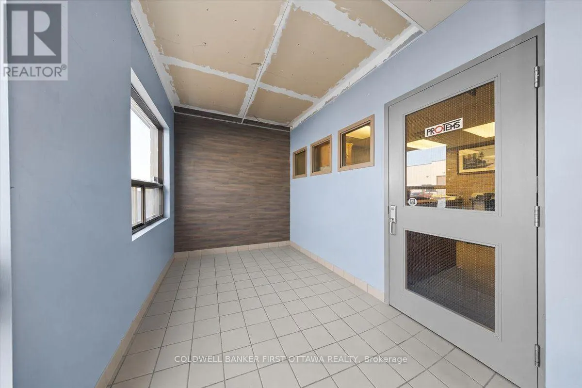 33 - 2000 THURSTON DRIVE