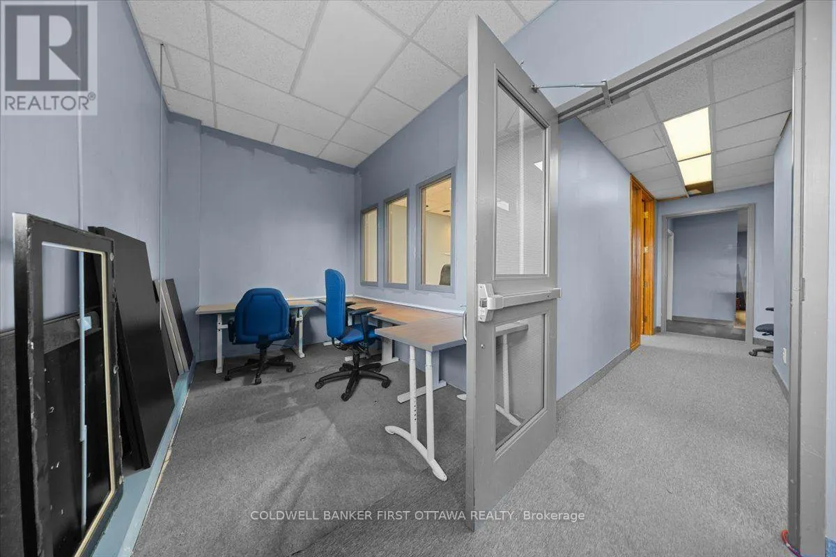 33 - 2000 THURSTON DRIVE