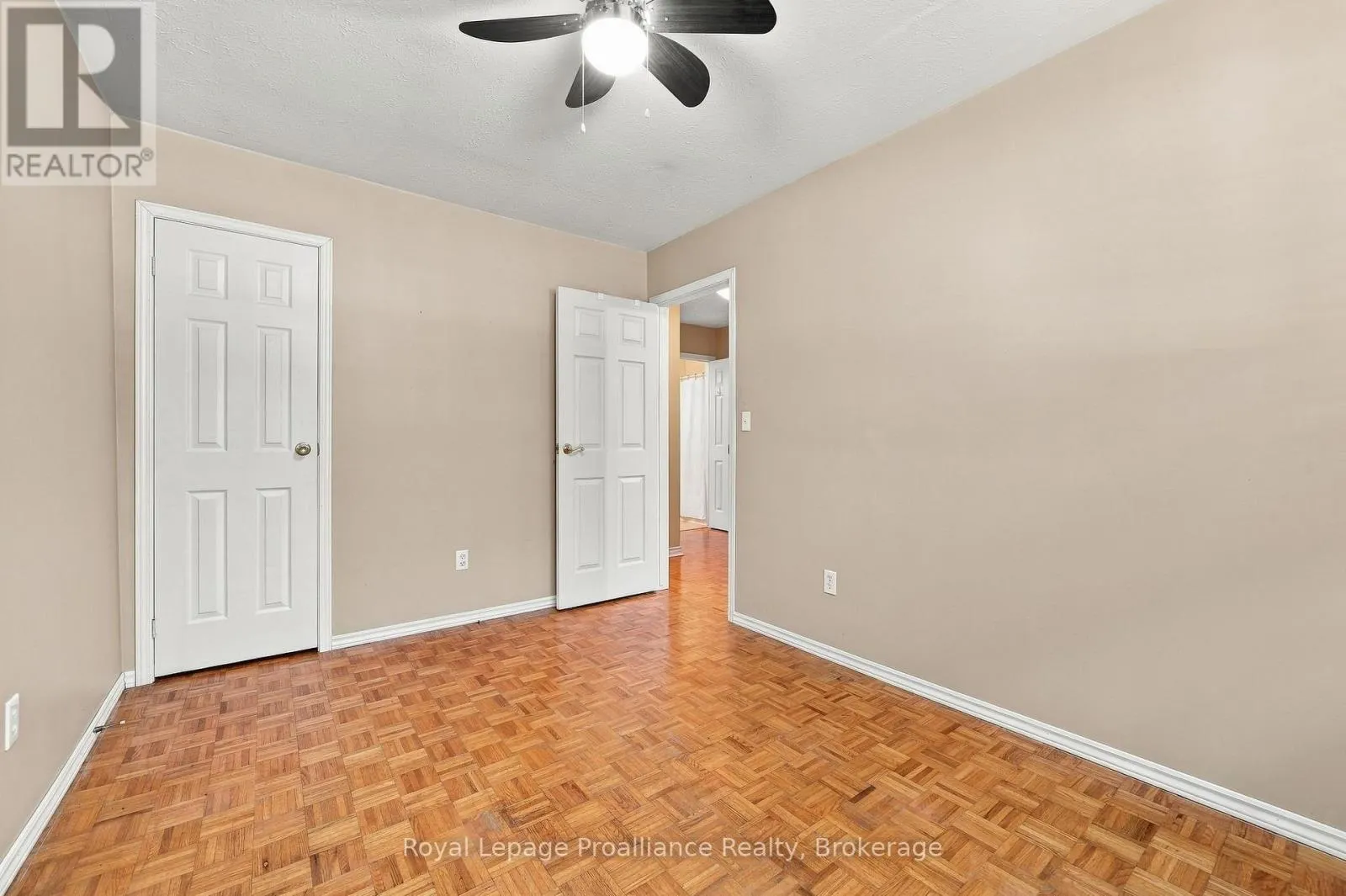 36 PARKVIEW HEIGHTS