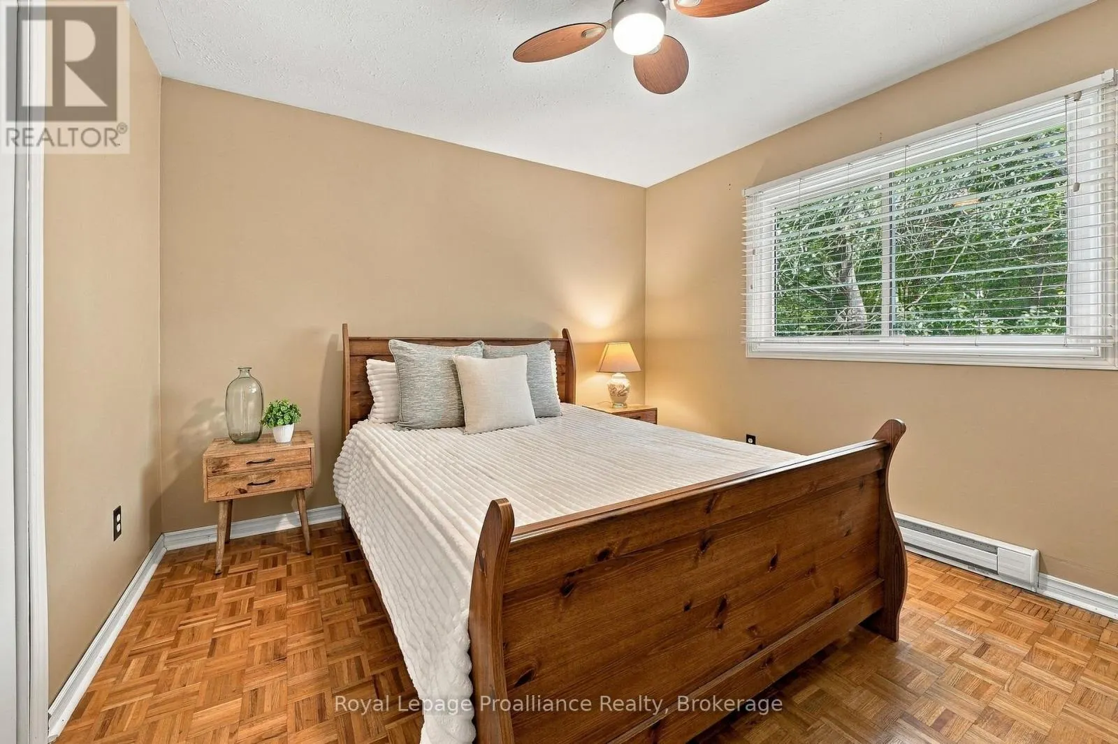 36 PARKVIEW HEIGHTS