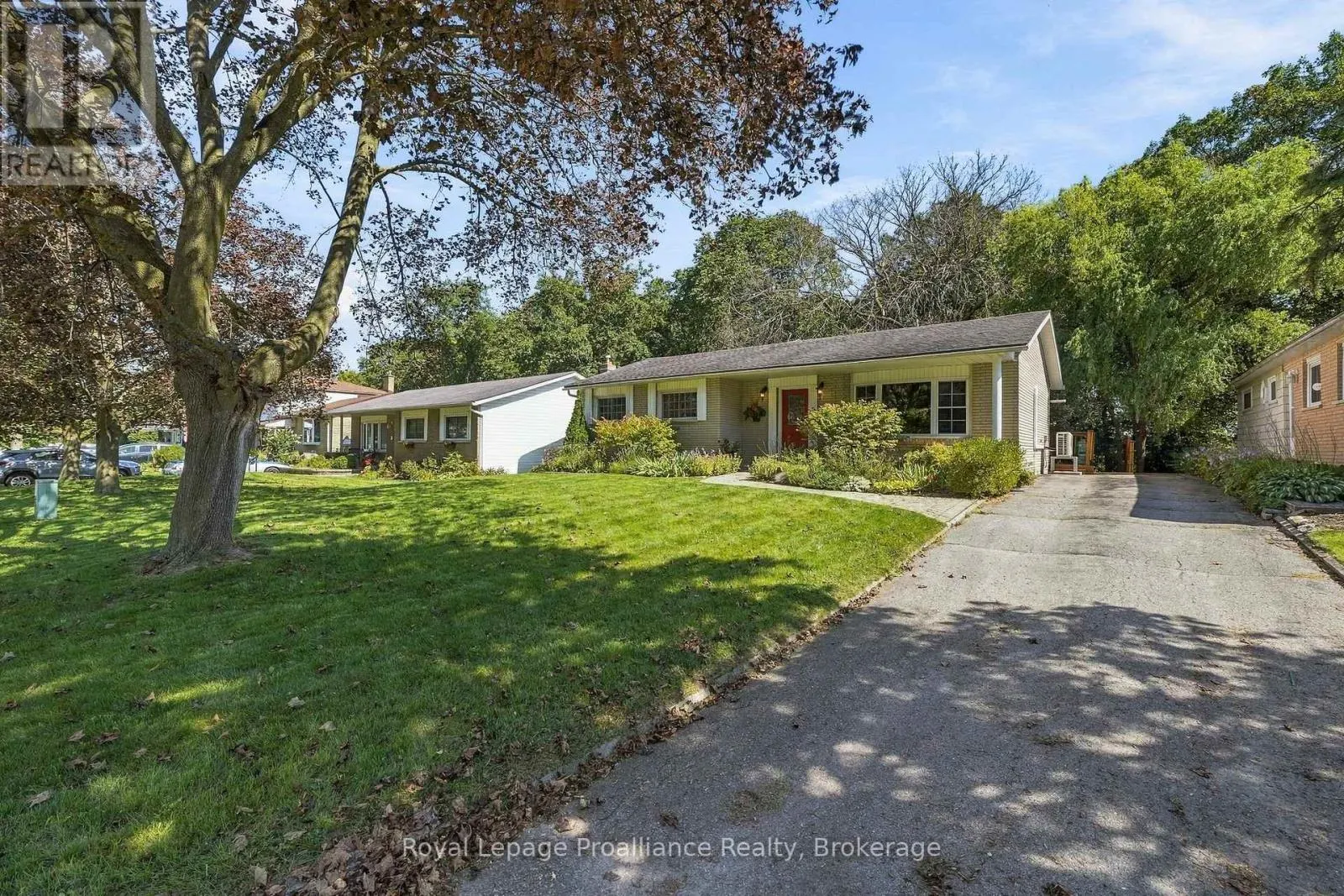 36 PARKVIEW HEIGHTS