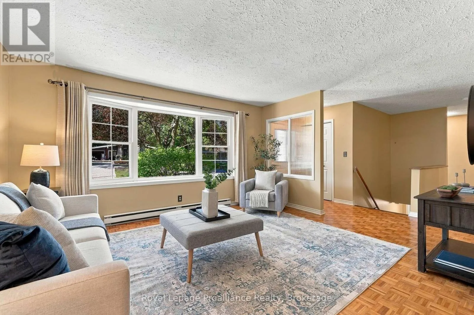 36 PARKVIEW HEIGHTS