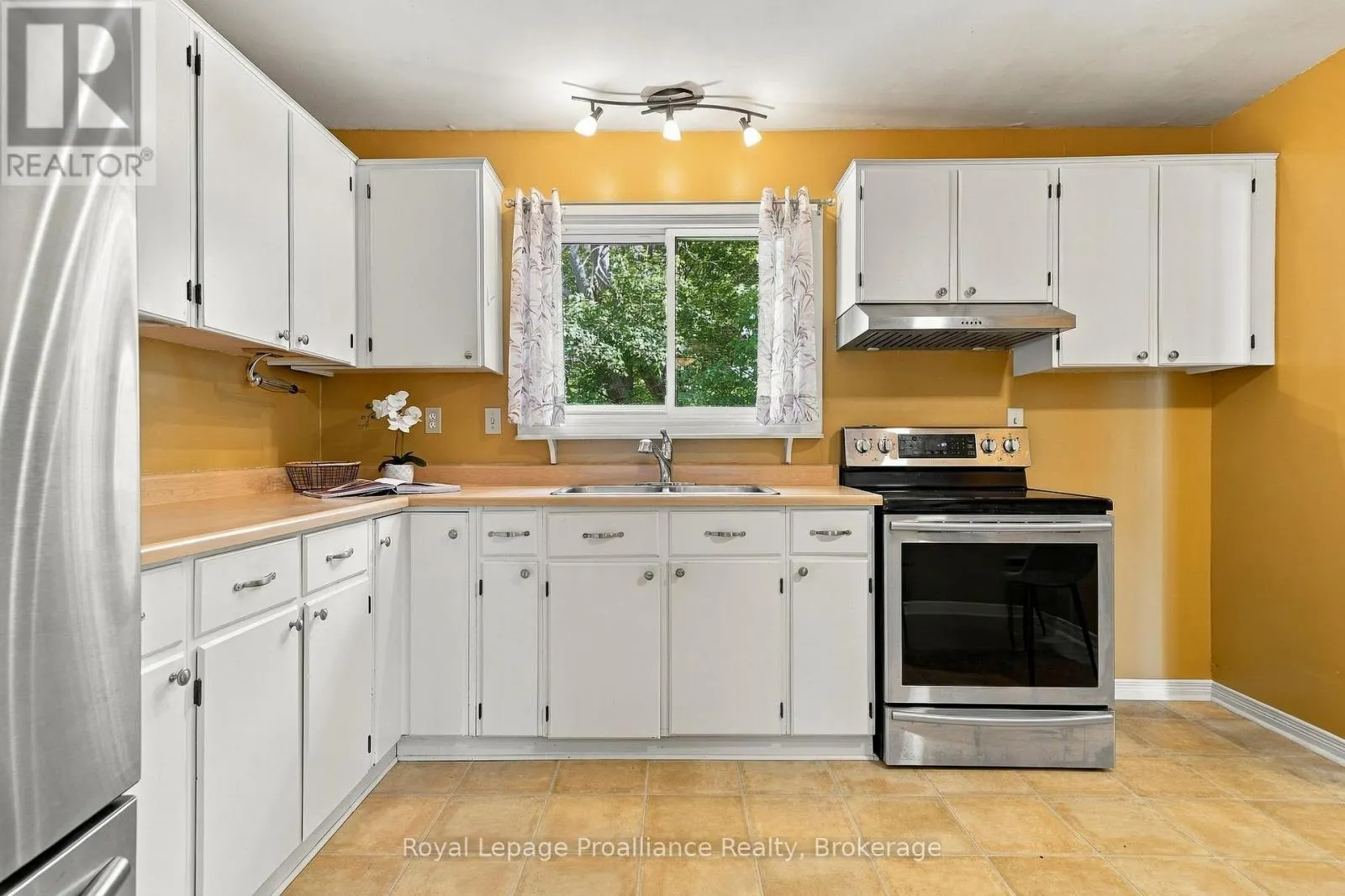 36 PARKVIEW HEIGHTS