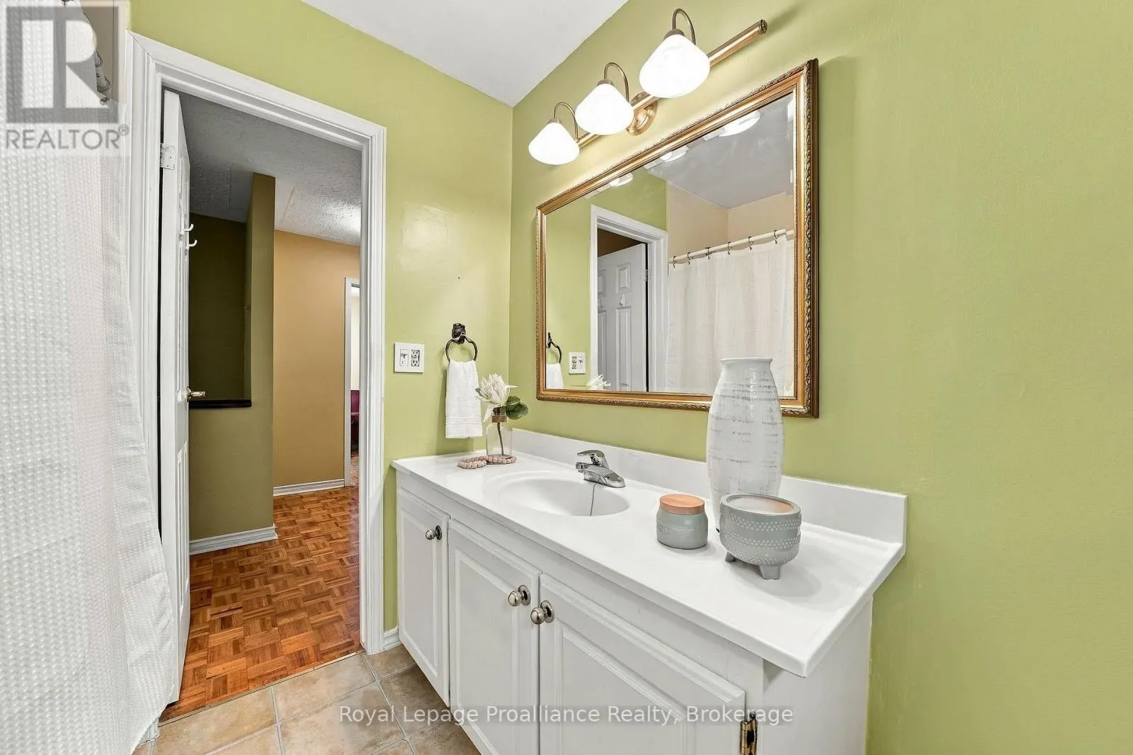36 PARKVIEW HEIGHTS