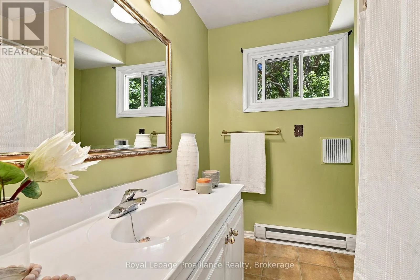 36 PARKVIEW HEIGHTS
