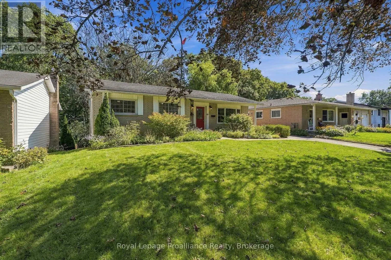 36 PARKVIEW HEIGHTS