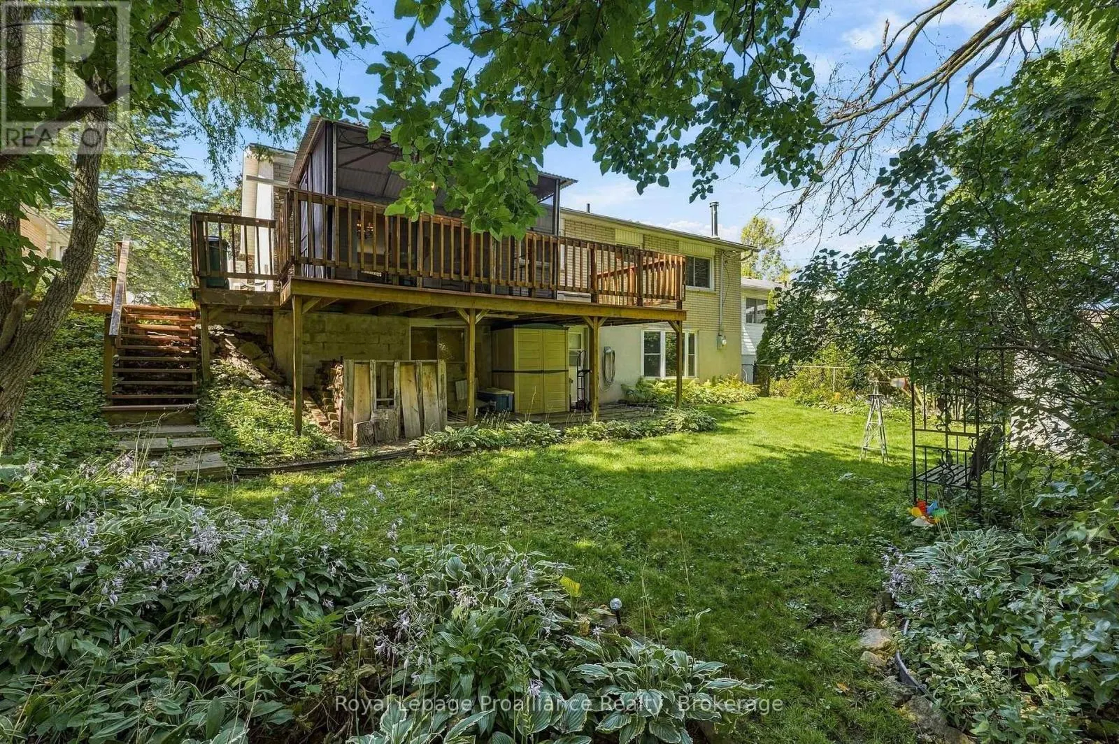 36 PARKVIEW HEIGHTS