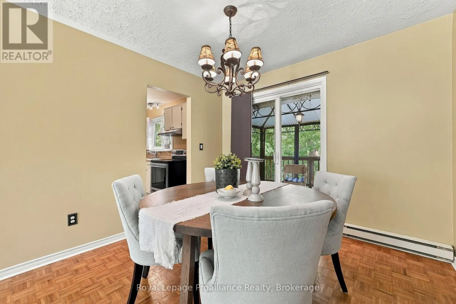 36 PARKVIEW HEIGHTS