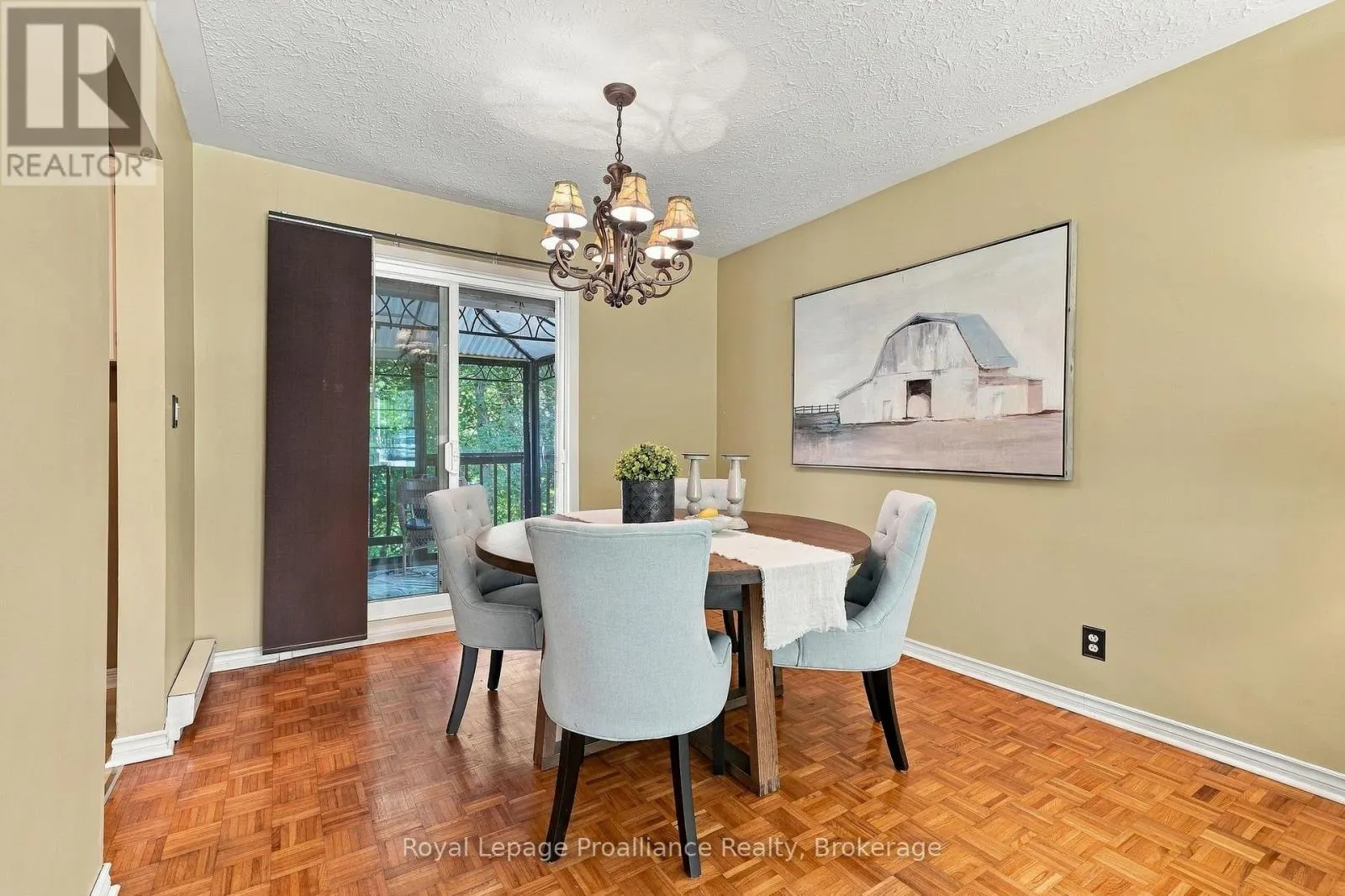 36 PARKVIEW HEIGHTS
