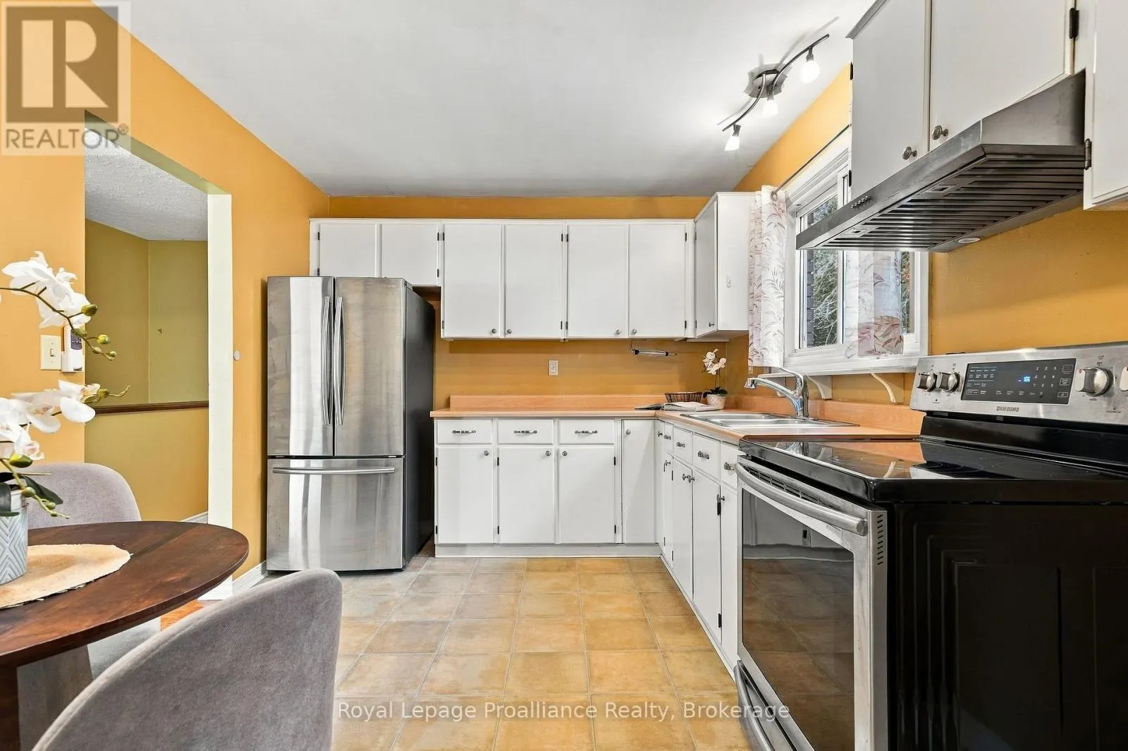 36 PARKVIEW HEIGHTS