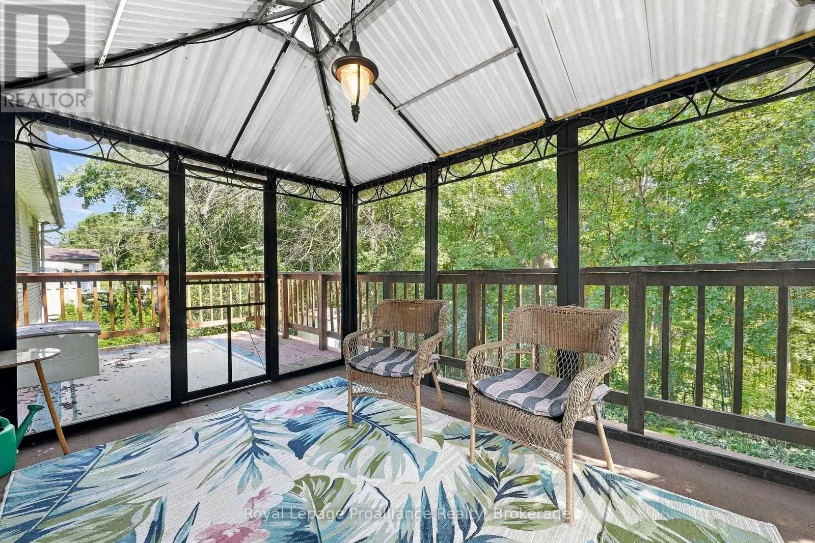 36 PARKVIEW HEIGHTS