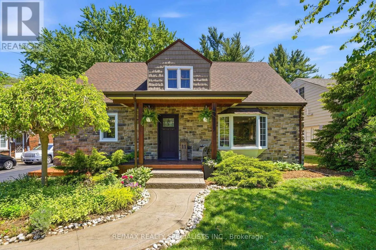 11 KINGSWAY BOULEVARD