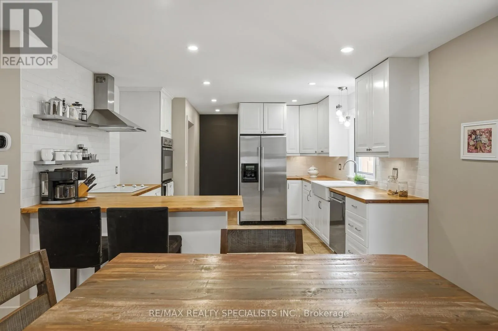 11 KINGSWAY BOULEVARD