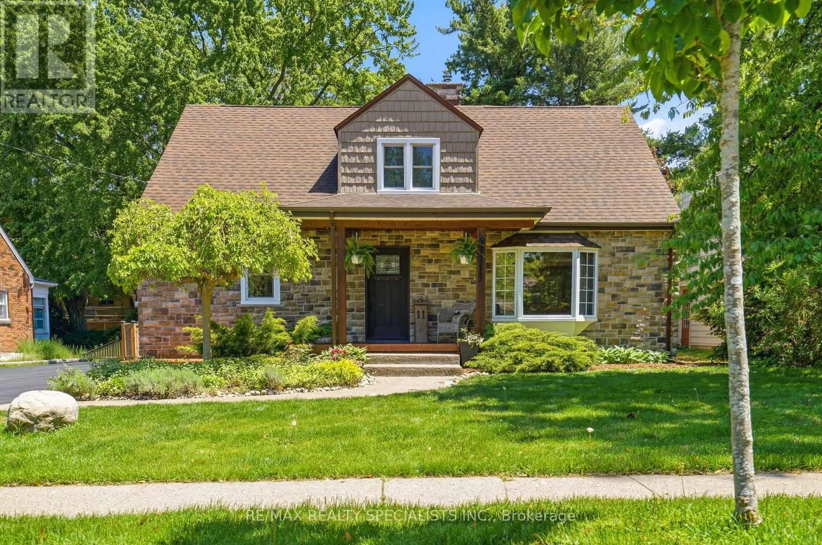 11 KINGSWAY BOULEVARD