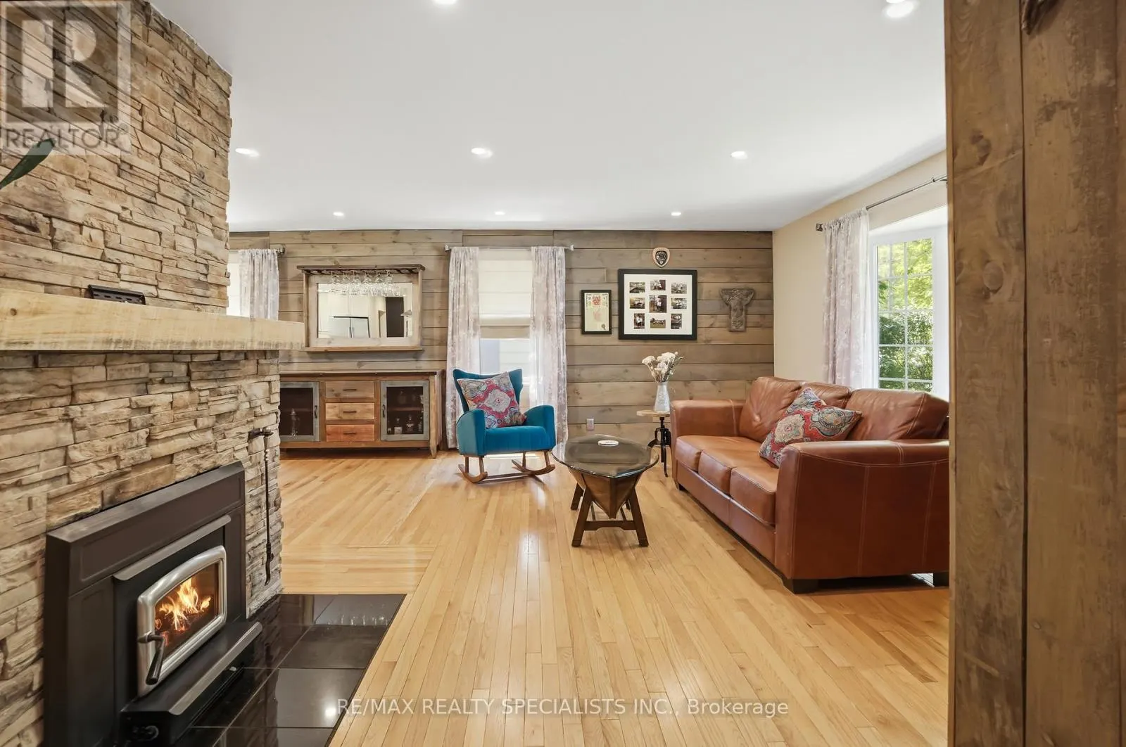 11 KINGSWAY BOULEVARD