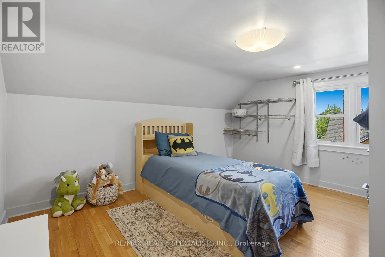 11 KINGSWAY BOULEVARD