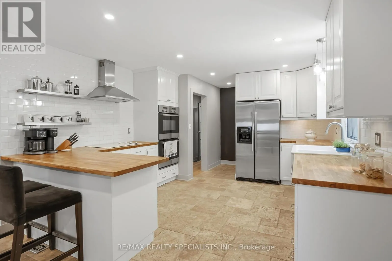 11 KINGSWAY BOULEVARD