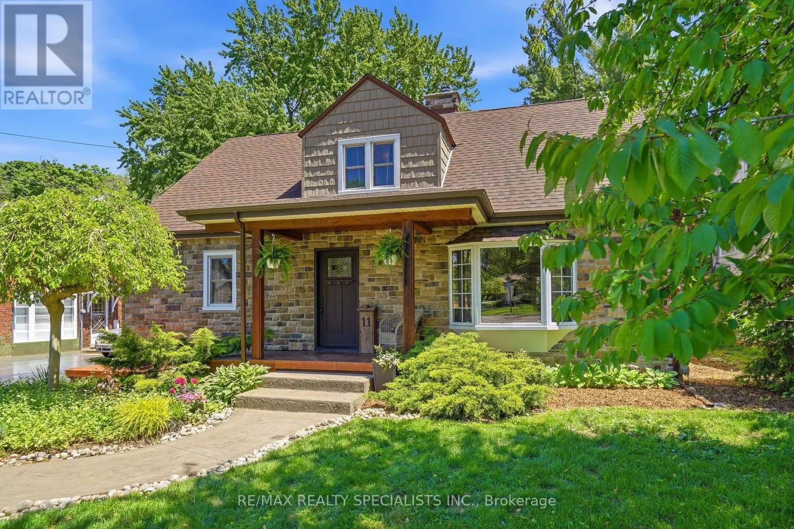 11 KINGSWAY BOULEVARD