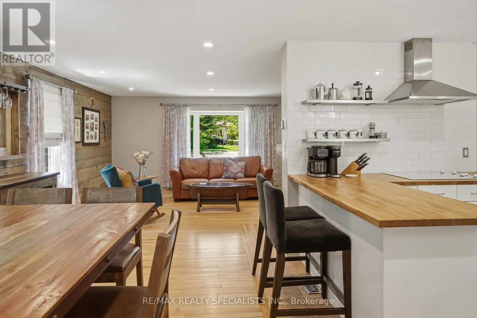 11 KINGSWAY BOULEVARD