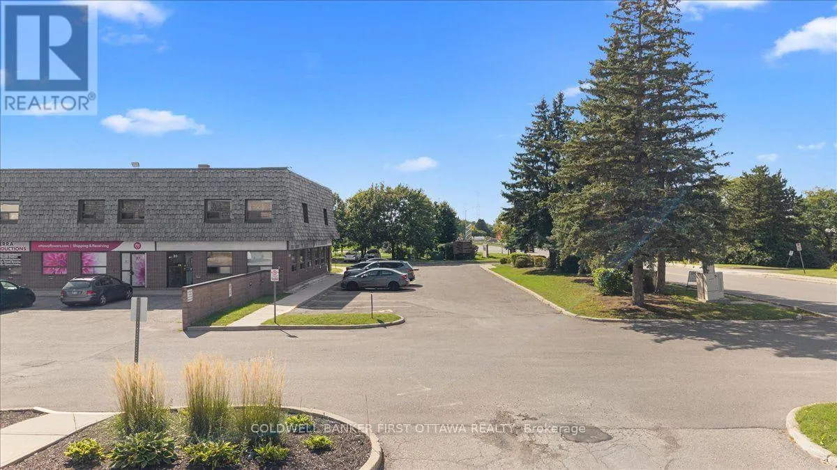 33 - 2000 THURSTON DRIVE