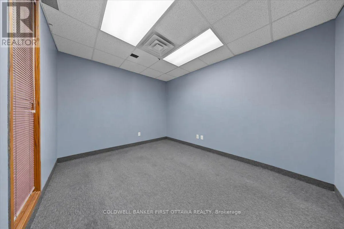 33 - 2000 THURSTON DRIVE