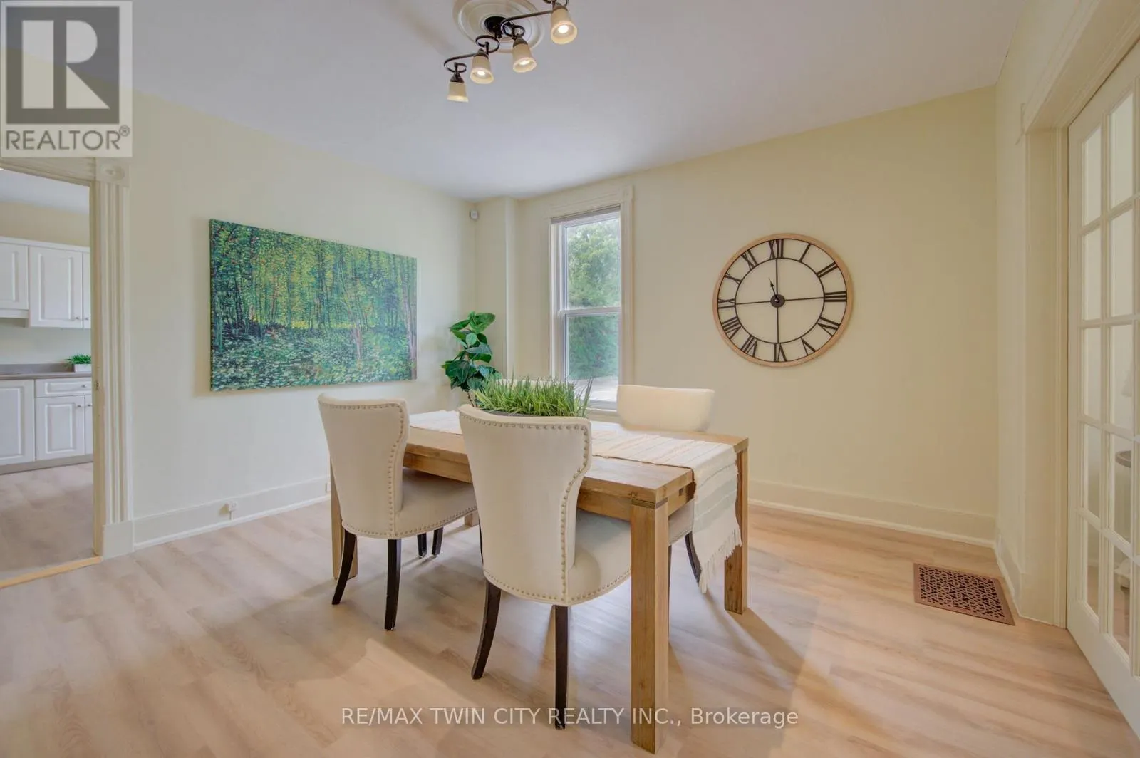 9 SALISBURY AVENUE