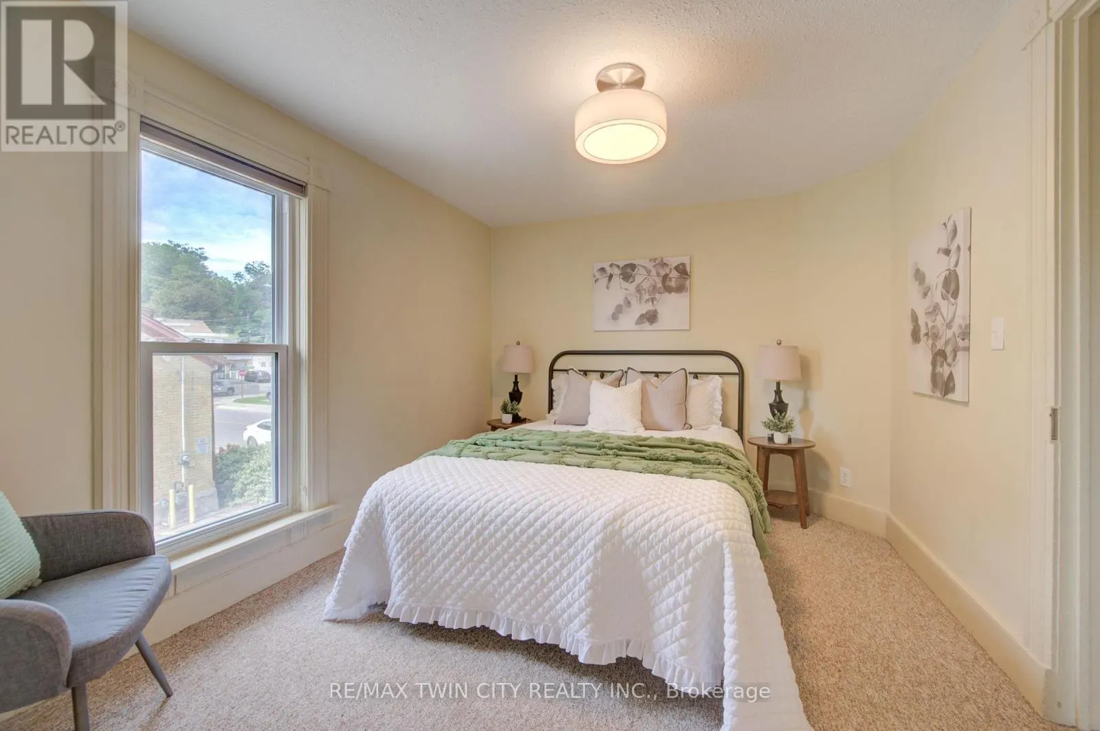 9 SALISBURY AVENUE