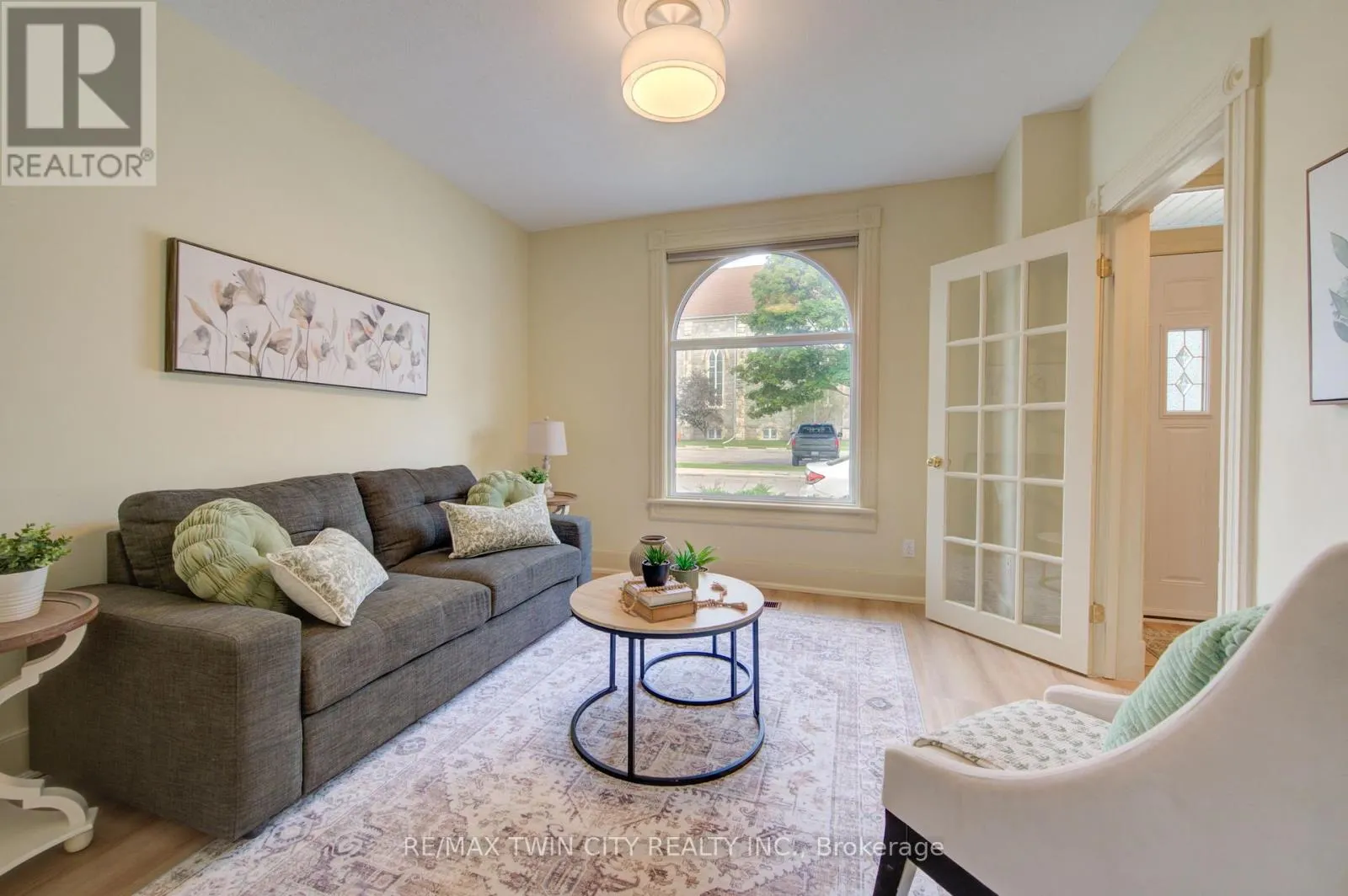 9 SALISBURY AVENUE