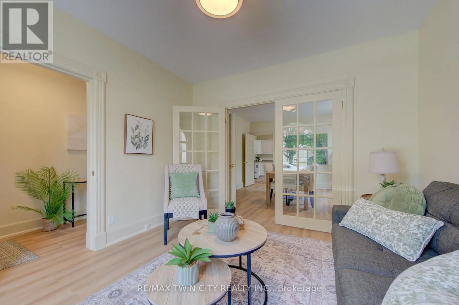 9 SALISBURY AVENUE