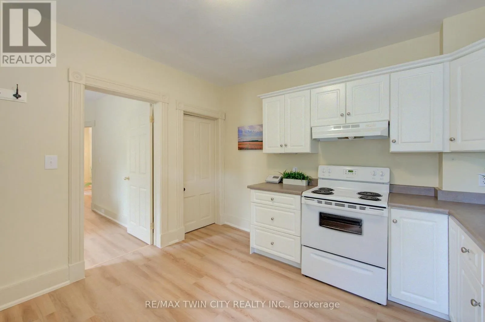 9 SALISBURY AVENUE