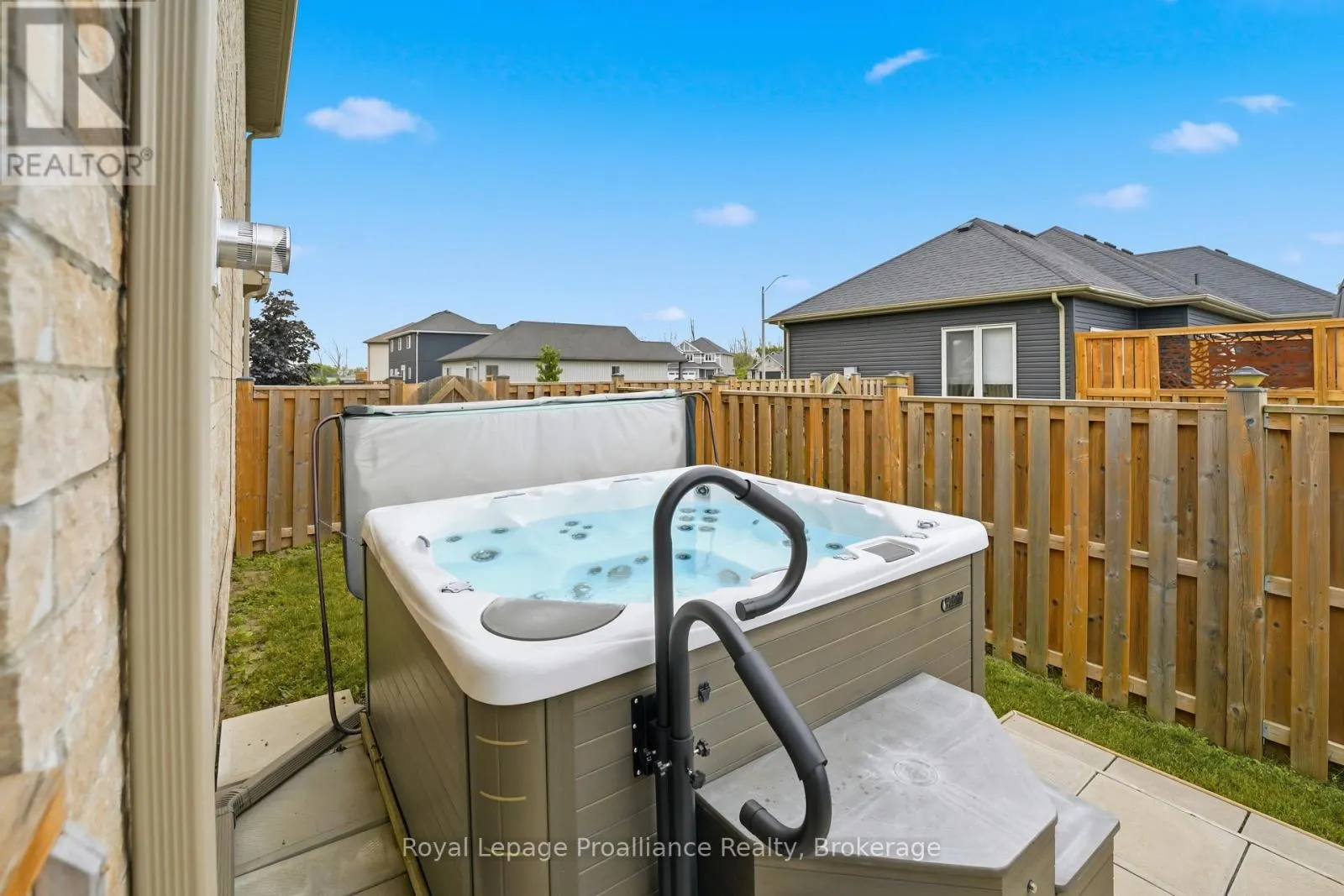 32 WALNUT CRESCENT