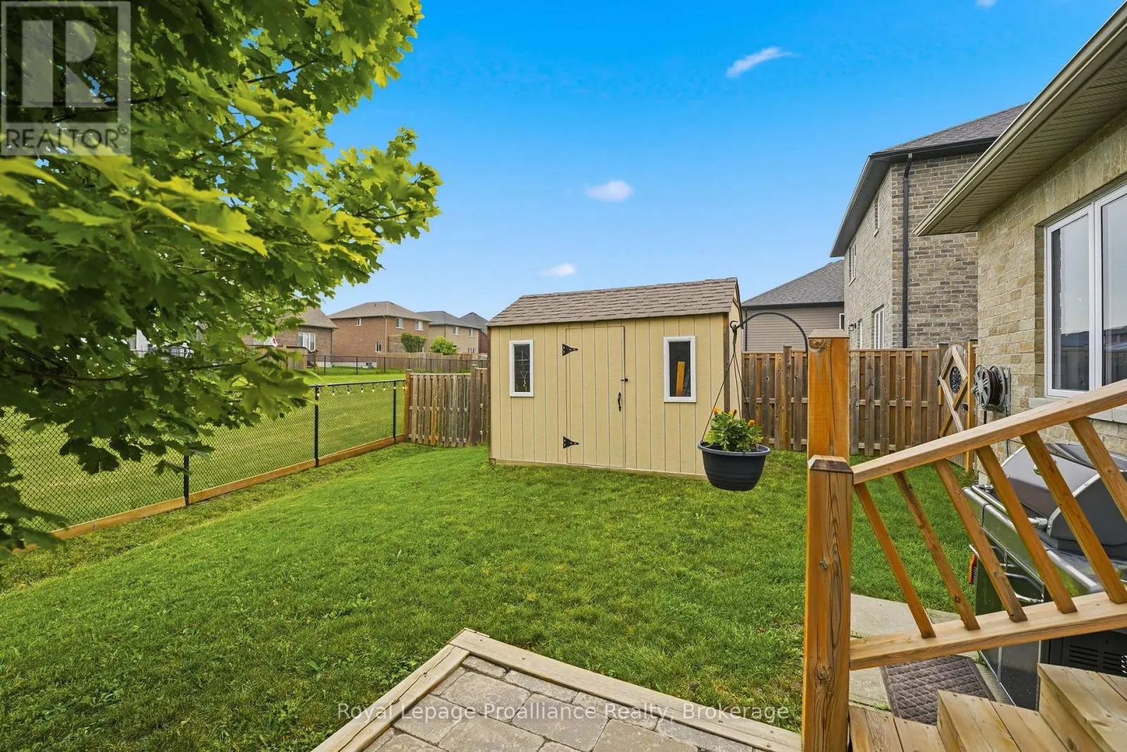 32 WALNUT CRESCENT