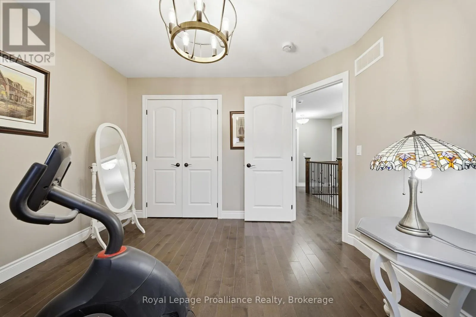 32 WALNUT CRESCENT