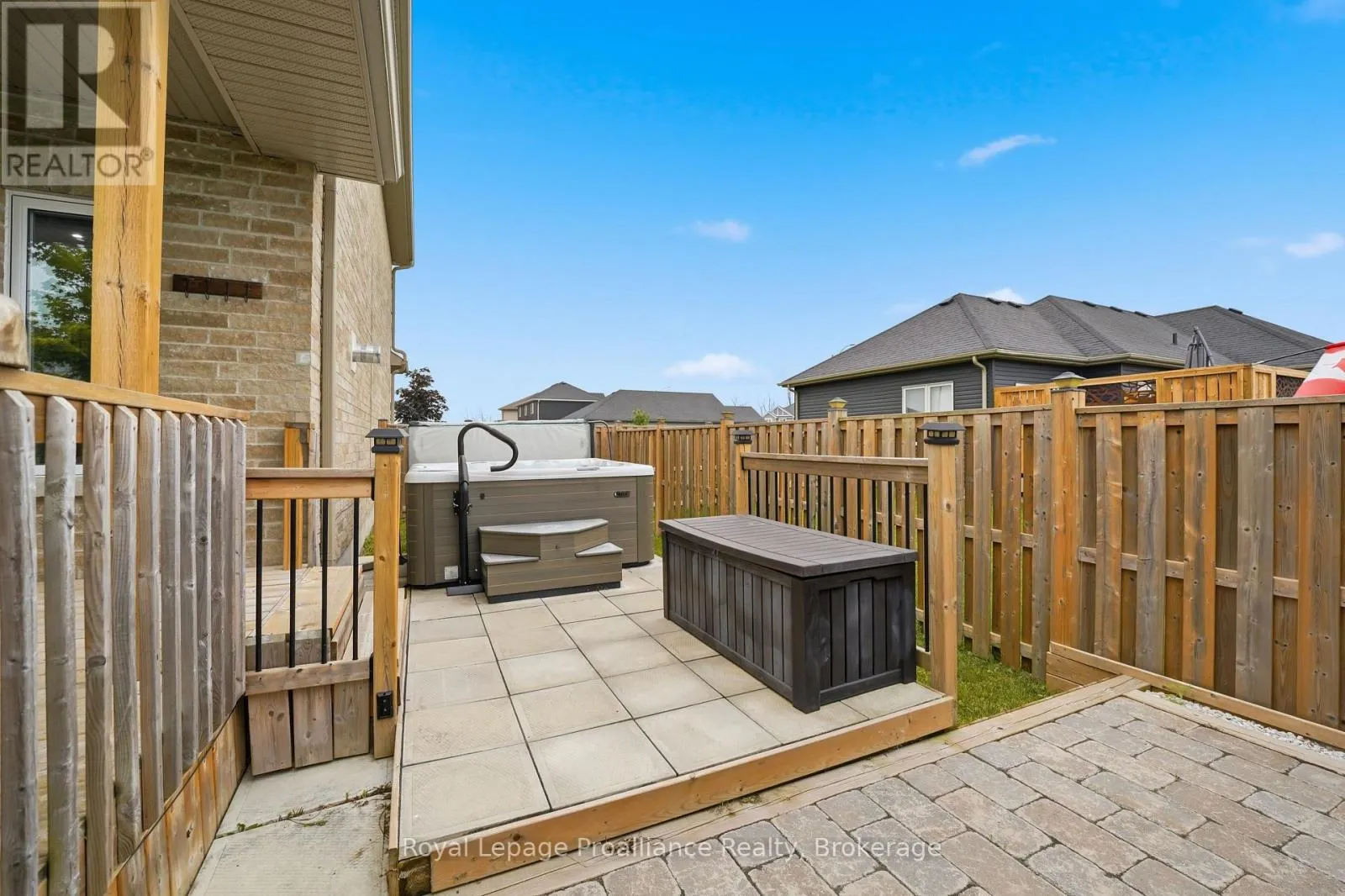 32 WALNUT CRESCENT