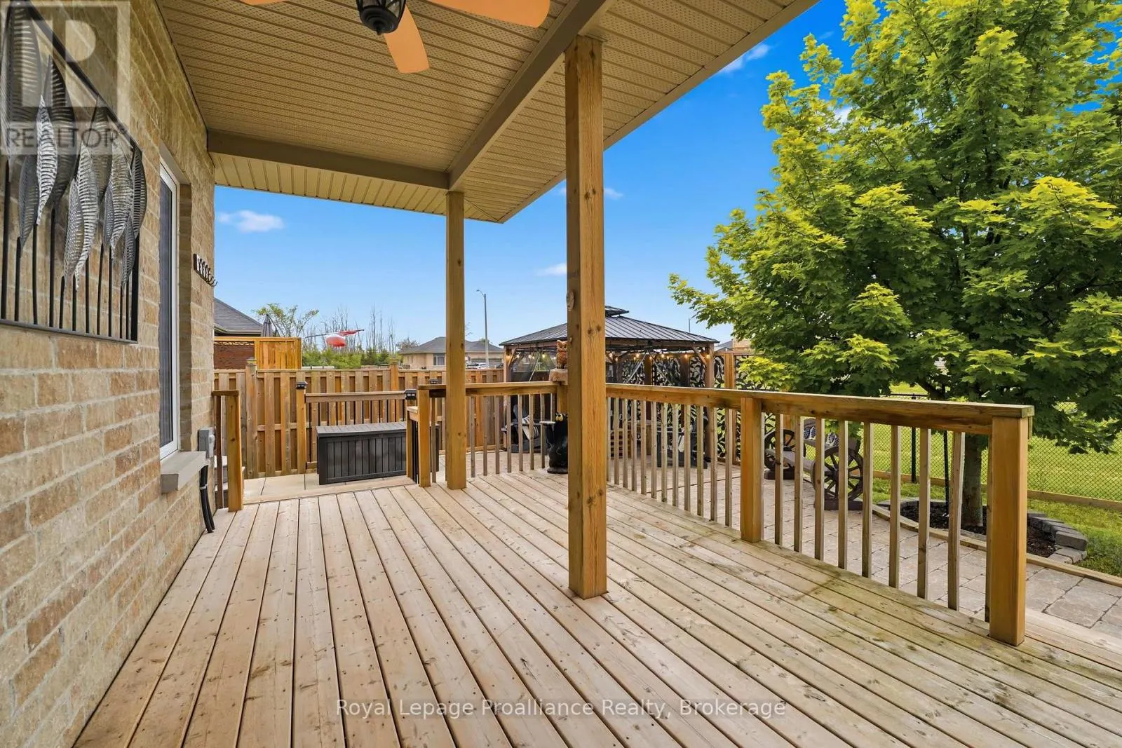 32 WALNUT CRESCENT