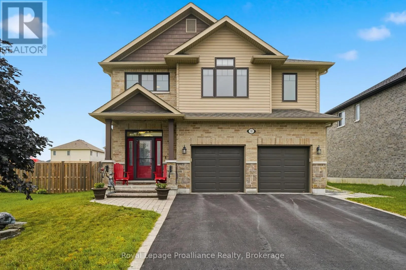 32 WALNUT CRESCENT