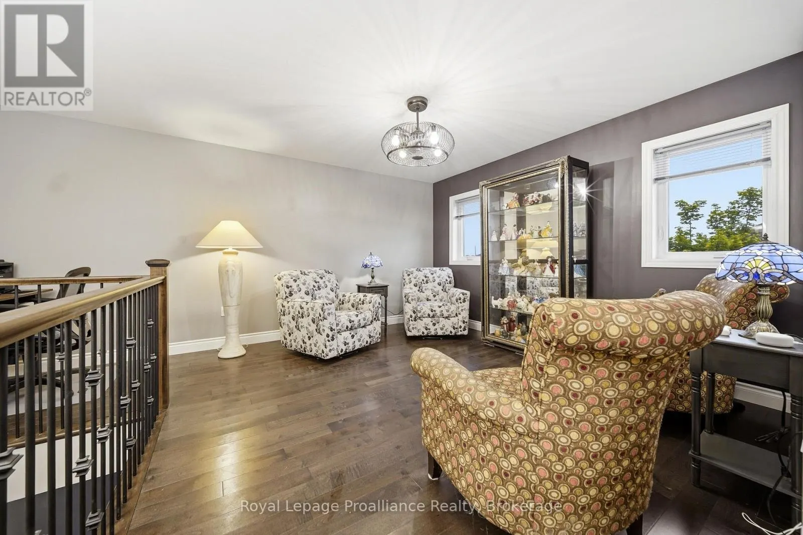 32 WALNUT CRESCENT