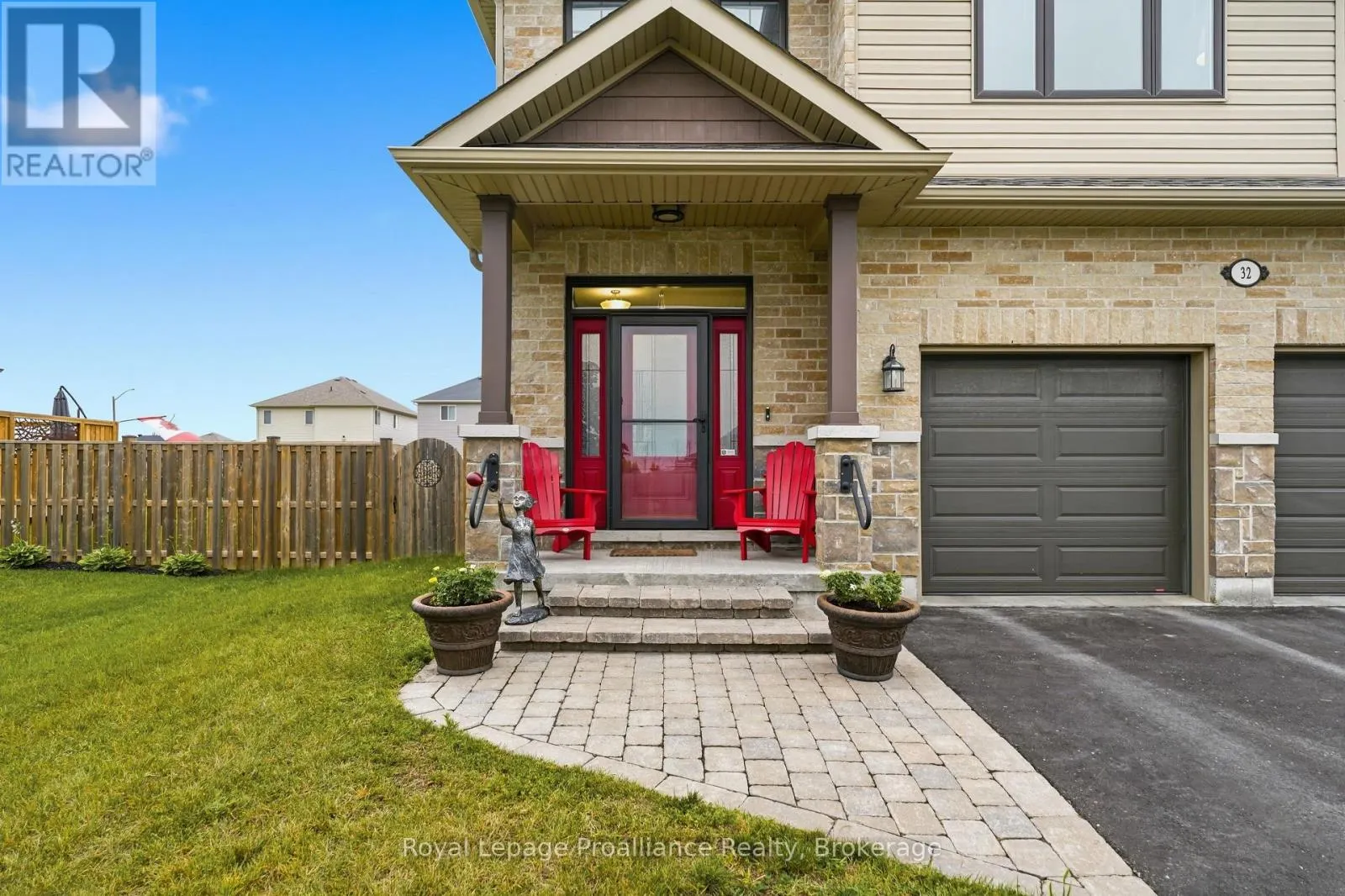 32 WALNUT CRESCENT