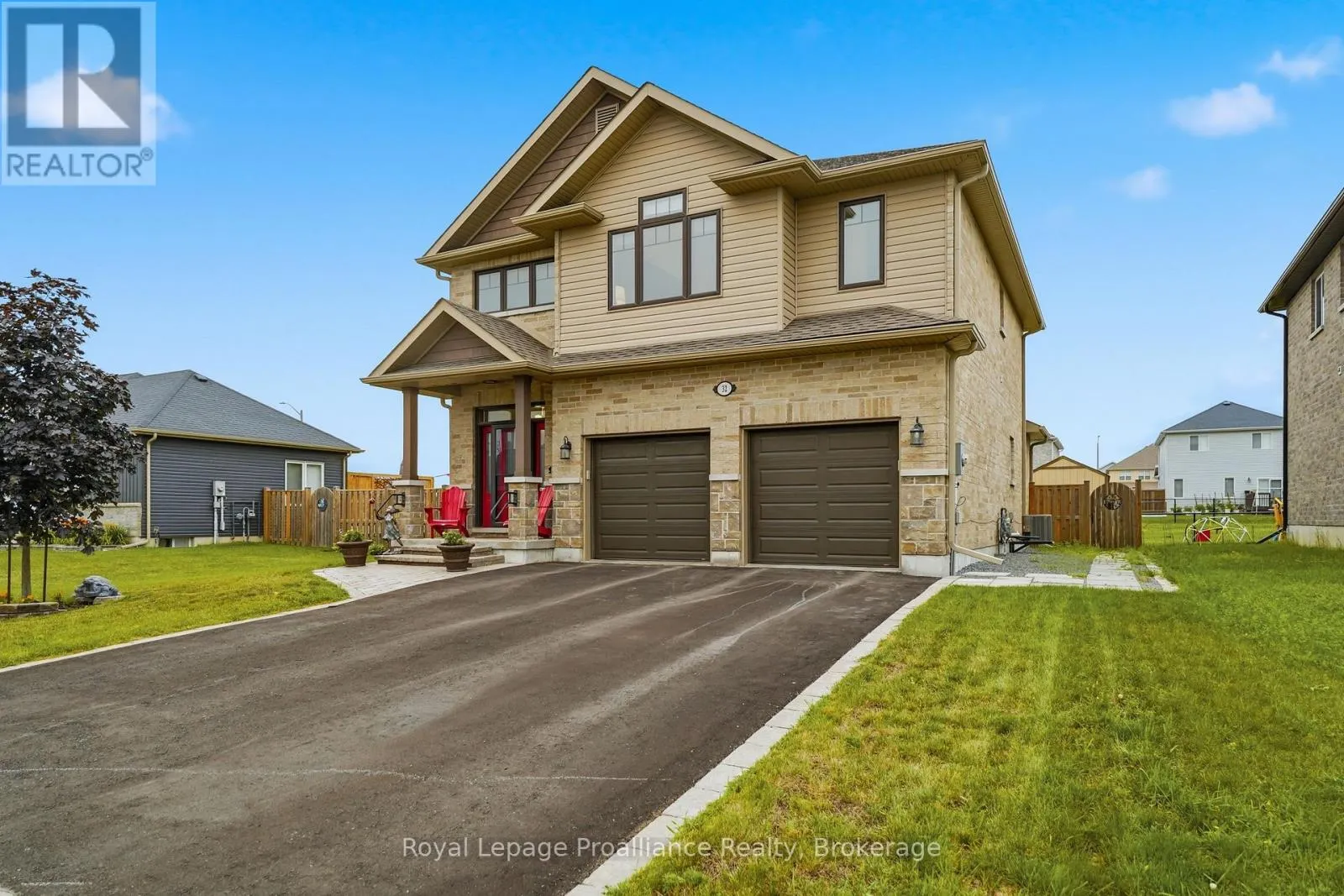 32 WALNUT CRESCENT