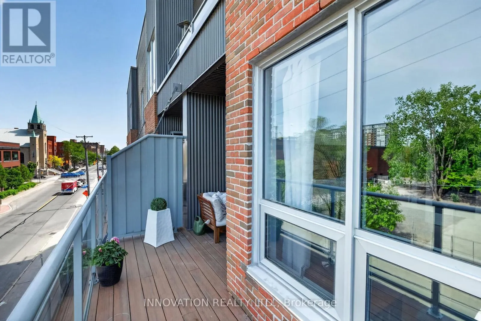 307 - 390 BOOTH STREET