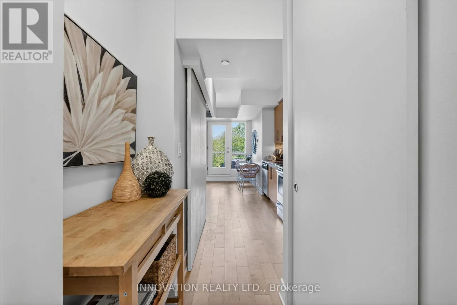 307 - 390 BOOTH STREET