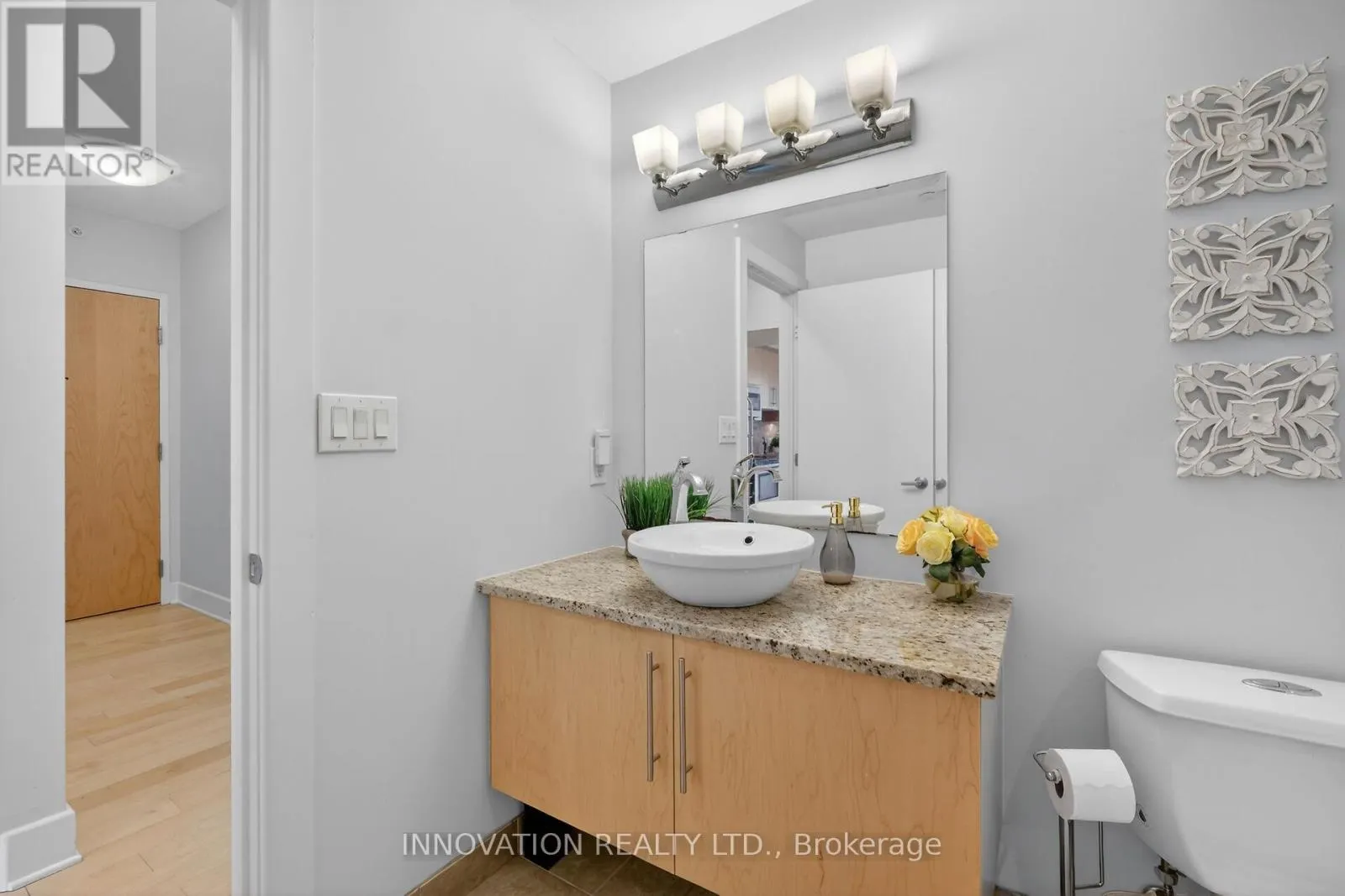 307 - 390 BOOTH STREET