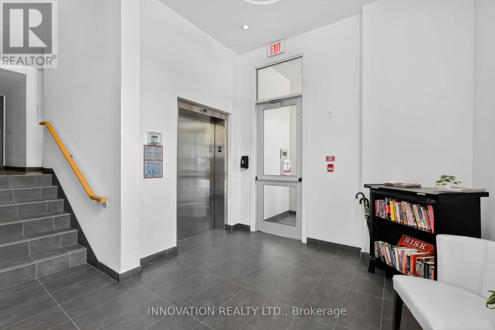 307 - 390 BOOTH STREET