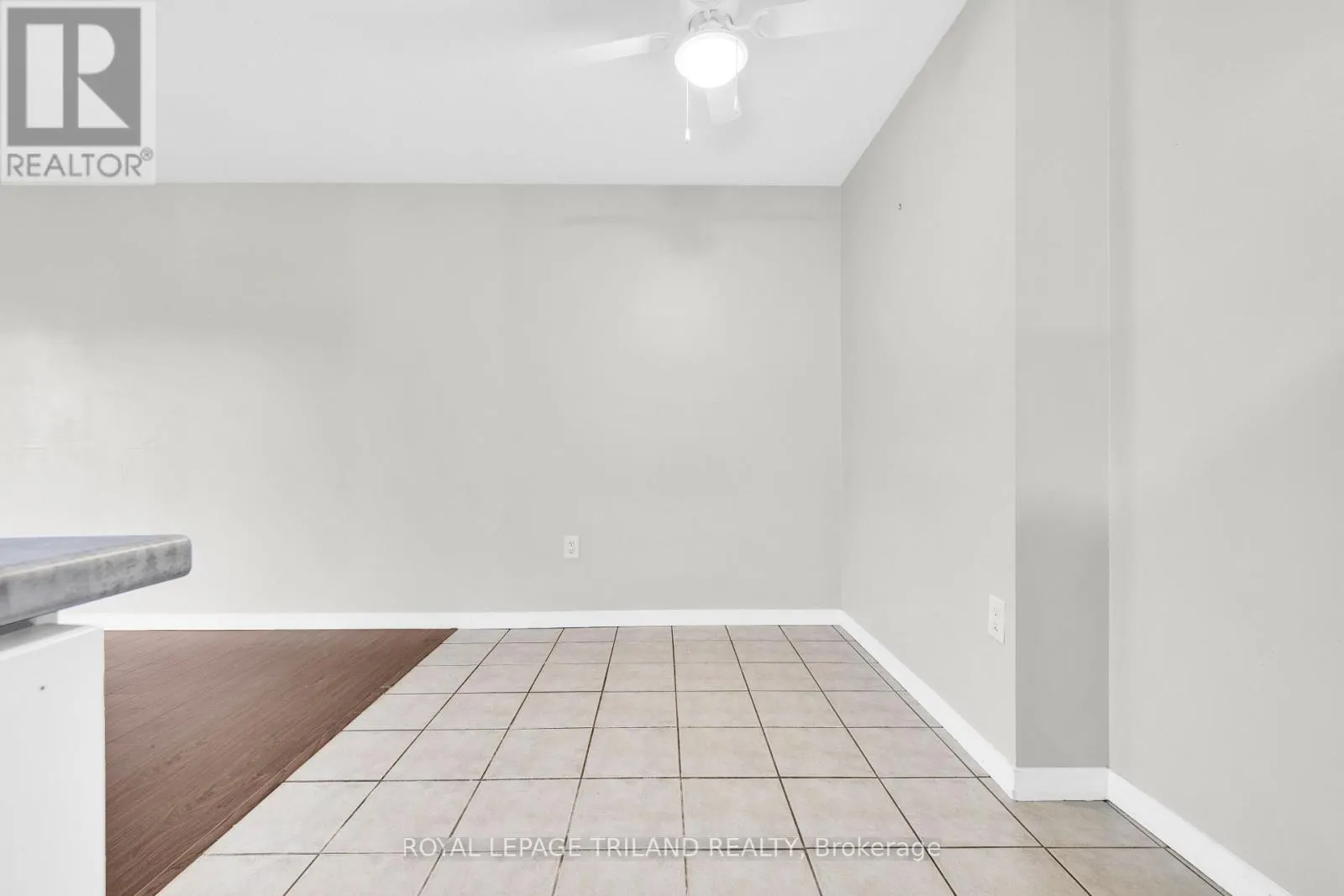 306 - 955 GRAND AVENUE W #306