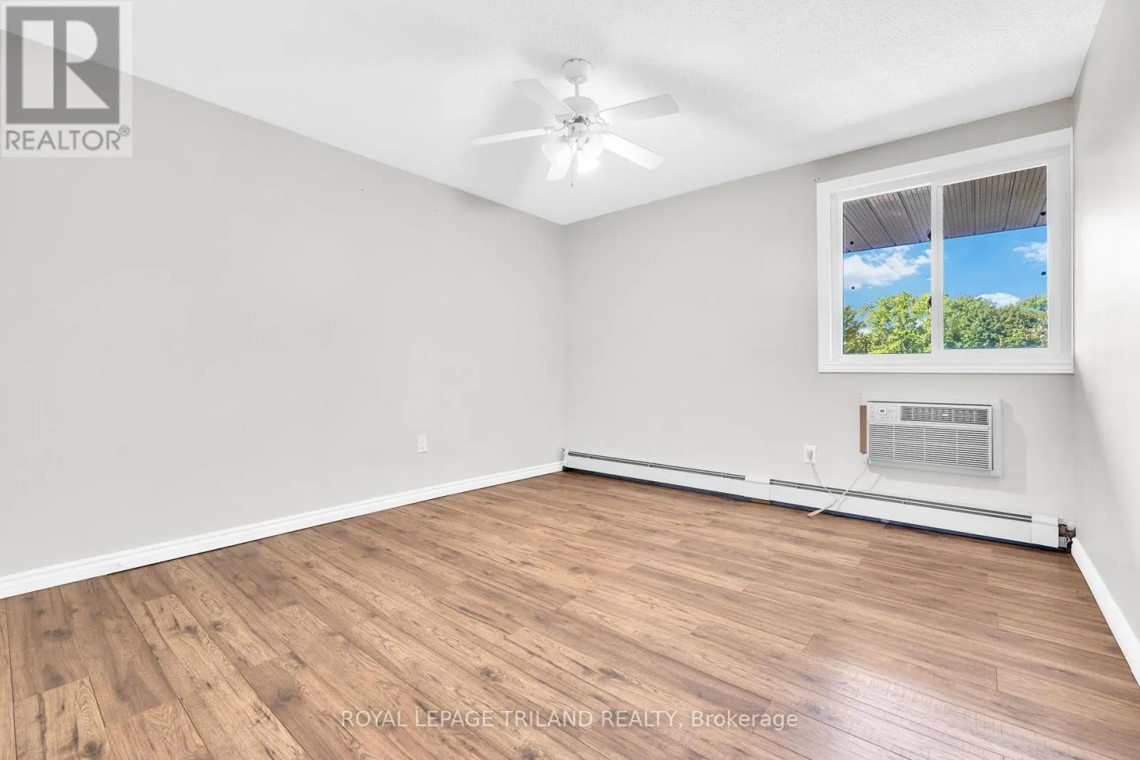306 - 955 GRAND AVENUE W #306