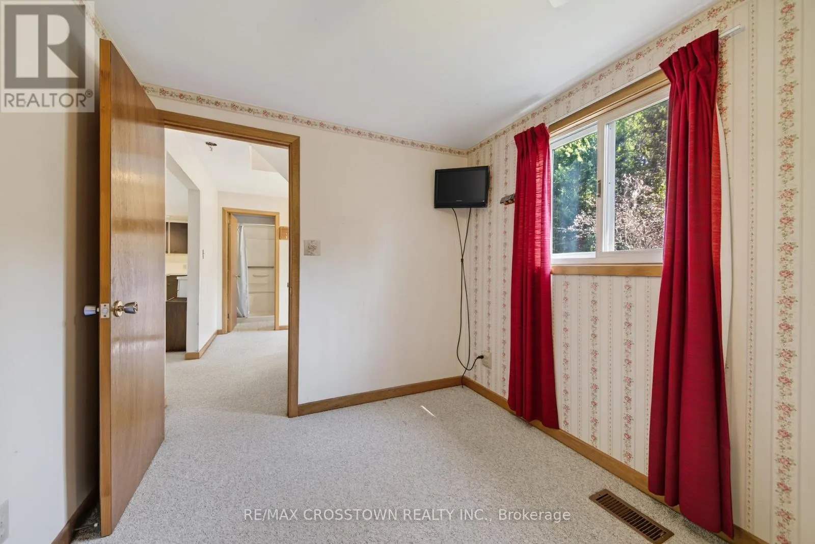 1006 BEA DALE LANE