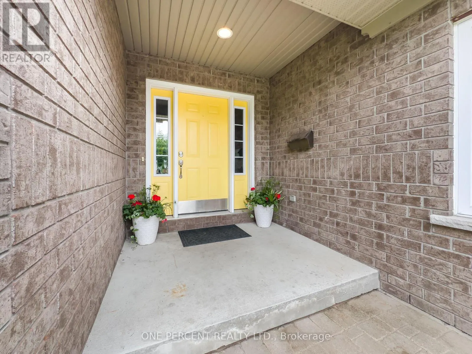 4 JASON CRESCENT