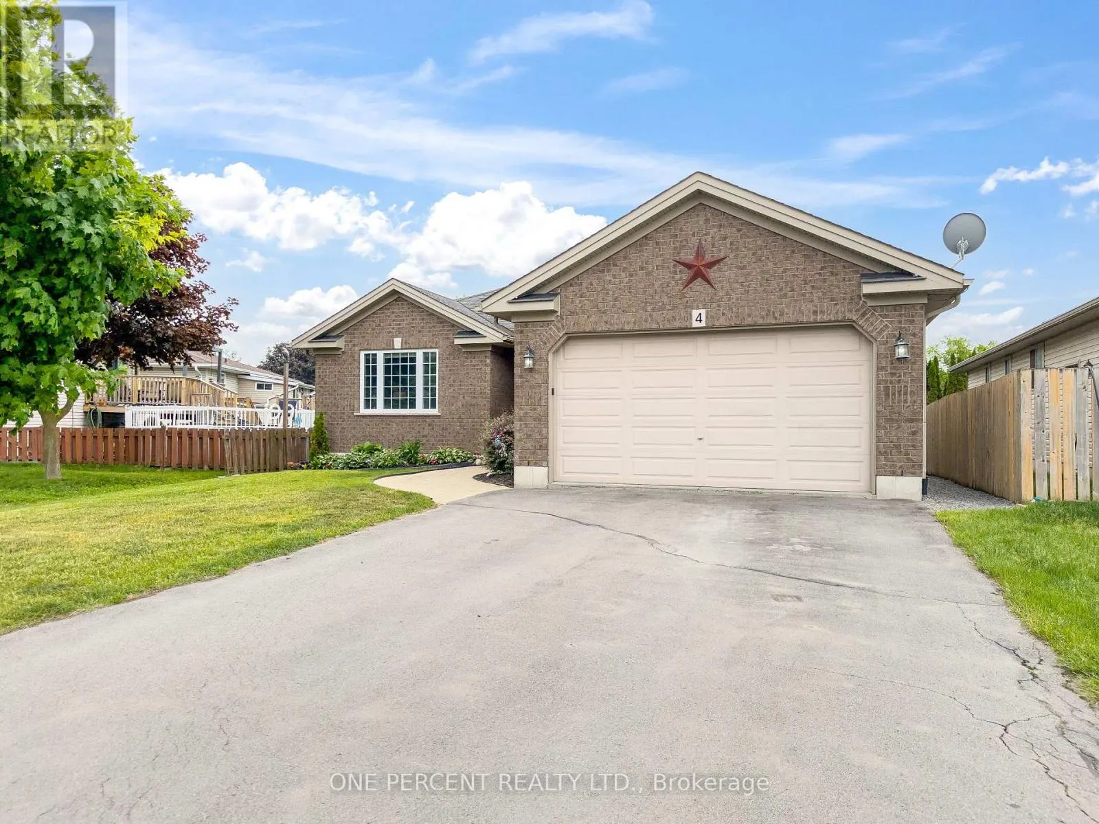 4 JASON CRESCENT